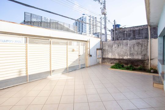 Garagem de casa à venda com 2 quartos, 500m² em Centro, Diadema