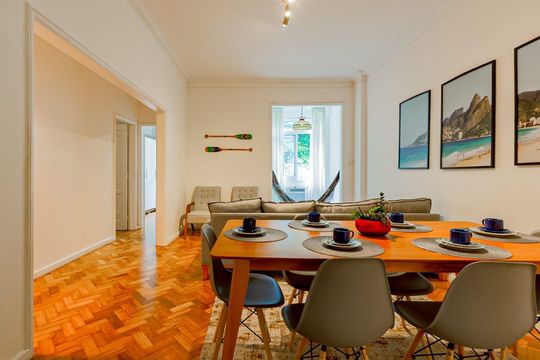 Apartamento à venda com 3 quartos, 110m² em Leme, Rio de Janeiro