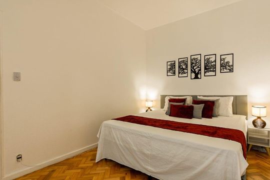 Quarto de apartamento à venda com 3 quartos, 110m² em Leme, Rio de Janeiro