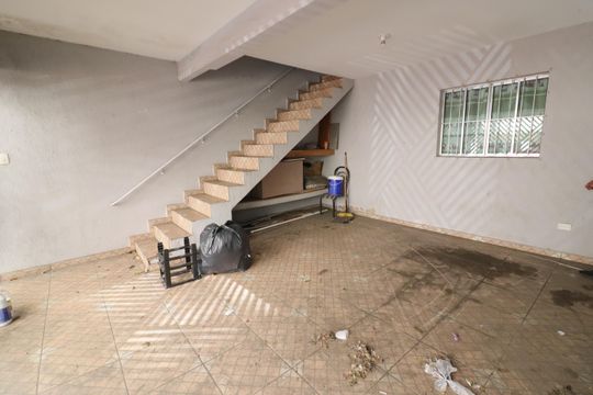 Garagem de casa à venda com 5 quartos, 150m² em Novo Osasco, Osasco
