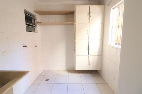 Área de Serviço de casa à venda com 5 quartos, 150m² em Novo Osasco, Osasco