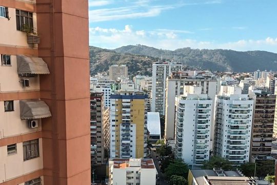 Vista da janela de apartamento à venda com 2 quartos, 60m² em Santa Rosa, Niterói