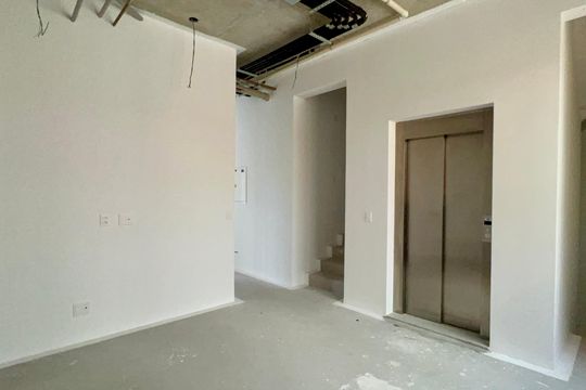 Living de casa de condomínio à venda com 4 quartos, 584m² em Alto de Pinheiros, São Paulo