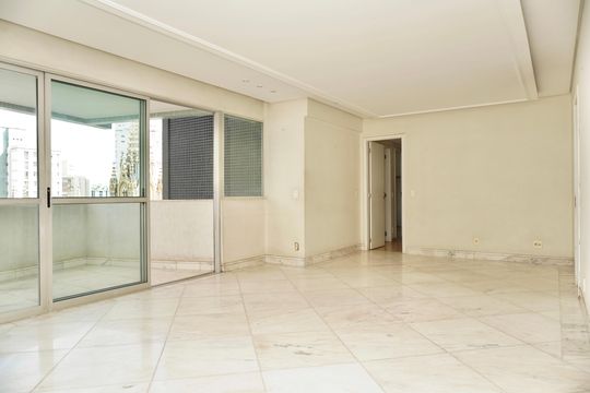 Apartamento à venda com 3 quartos, 100m² em Lourdes, Belo Horizonte