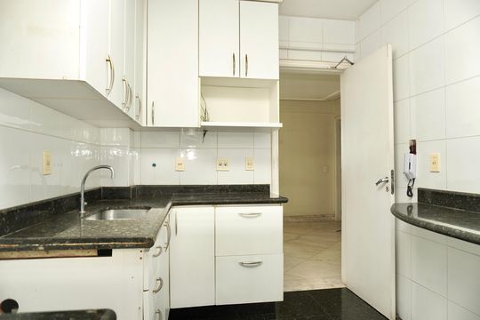 Apartamento à venda com 3 quartos, 100m² em Lourdes, Belo Horizonte