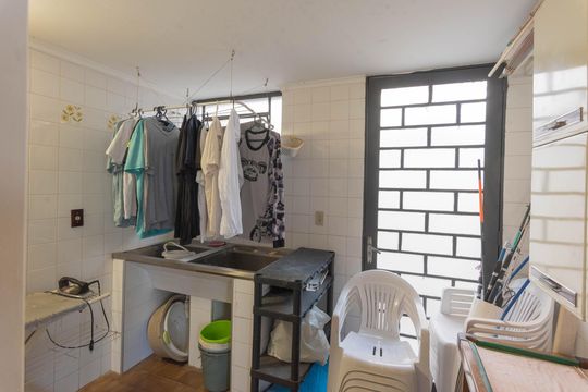 Lavanderia de casa à venda com 3 quartos, 300m² em Guarani, Campinas