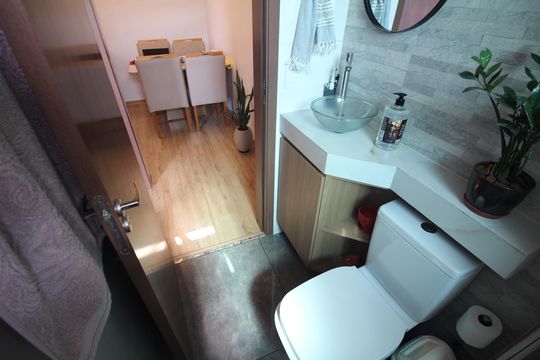 Banheiro de apartamento à venda com 2 quartos, 45m² em Milionários, Belo Horizonte