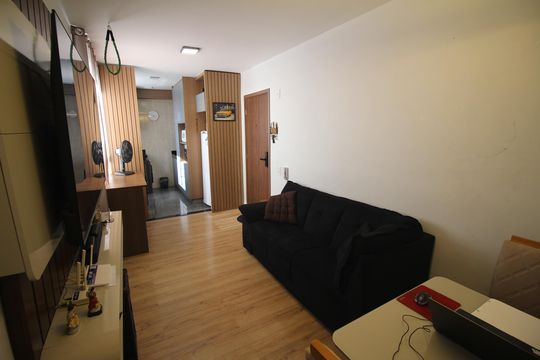 Sala de apartamento à venda com 2 quartos, 45m² em Milionários, Belo Horizonte
