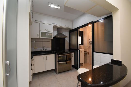 Cozinha de apartamento à venda com 3 quartos, 102m² em Bigorrilho, Curitiba