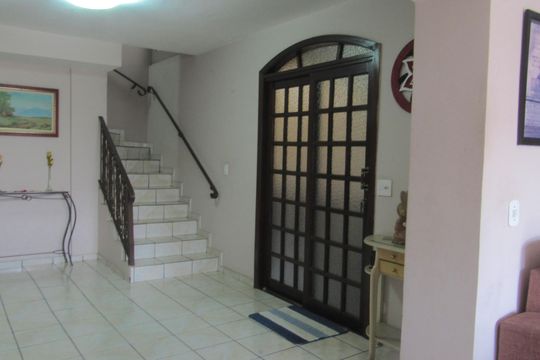 Sala de casa à venda com 4 quartos, 205m² em Pestana, Osasco