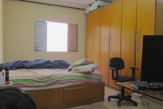Suíte de casa à venda com 4 quartos, 205m² em Pestana, Osasco
