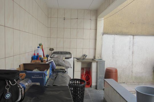 Área de Serviço de casa à venda com 4 quartos, 205m² em Pestana, Osasco