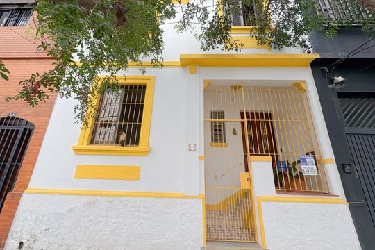 Fachada de casa para alugar com 4 quartos, 300m² em Vila Clementino, São Paulo