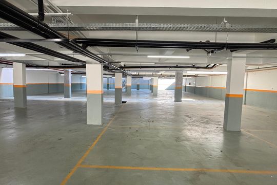 Garagem de apartamento à venda com 2 quartos, 95m² em Vila Eldizia, Santo André