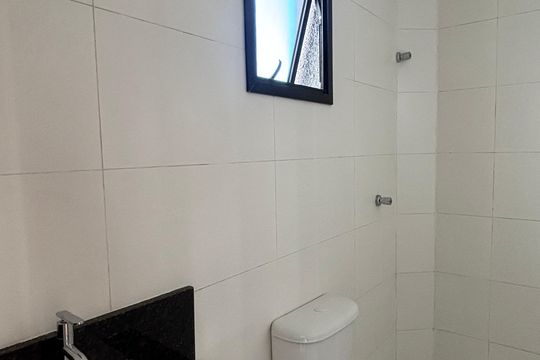 Banheiro de apartamento à venda com 2 quartos, 95m² em Vila Eldizia, Santo André