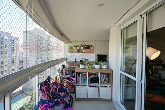 Varanda de apartamento para alugar com 3 quartos, 173m² em Panamby, São Paulo