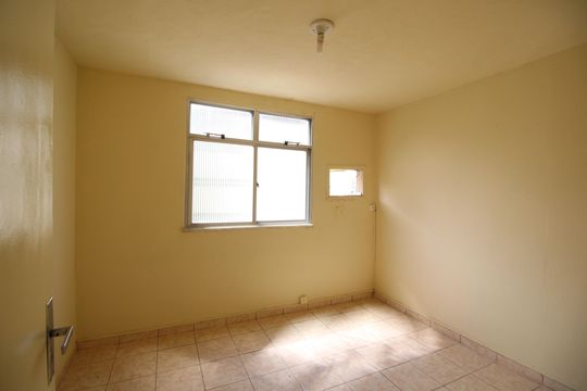 Quarto 2 de apartamento à venda com 1 quarto, 37m² em Taquara, Rio de Janeiro
