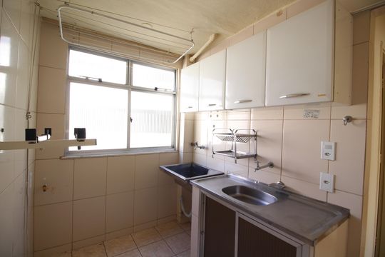 Cozinha de apartamento à venda com 1 quarto, 37m² em Taquara, Rio de Janeiro