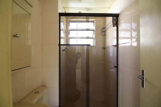 Banheiro de apartamento à venda com 1 quarto, 37m² em Taquara, Rio de Janeiro