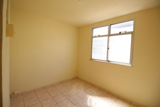 Quarto 1 de apartamento à venda com 1 quarto, 37m² em Taquara, Rio de Janeiro