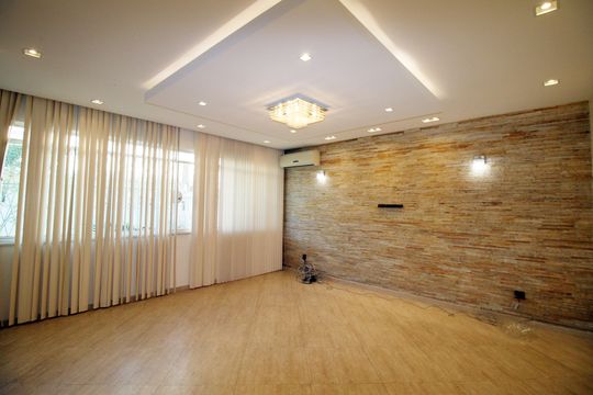 Sala de casa à venda com 4 quartos, 247m² em Vila da Penha, Rio de Janeiro