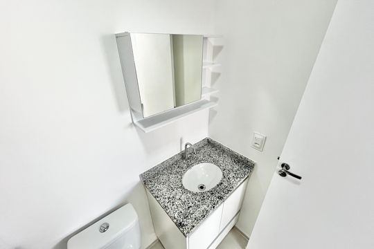 Banheiro de apartamento para alugar com 2 quartos, 36m² em Santana, São Paulo