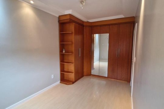 Quarto de apartamento à venda com 2 quartos, 60m² em Nonoai, Porto Alegre