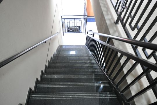 Escada de acesso de apartamento à venda com 2 quartos, 44m² em Vila Constança, São Paulo