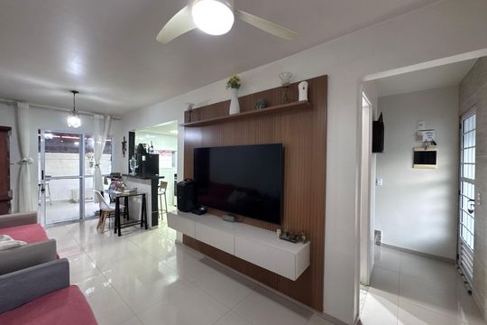 Sala de casa de condomínio à venda com 3 quartos, 118m² em Vargem Pequena, Rio de Janeiro