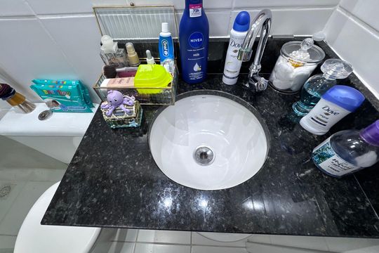 Suite - banheiro de casa de condomínio à venda com 3 quartos, 118m² em Vargem Pequena, Rio de Janeiro