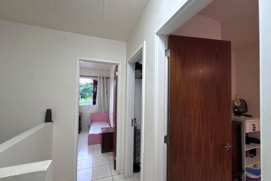 Corredor de casa de condomínio à venda com 3 quartos, 118m² em Vargem Pequena, Rio de Janeiro