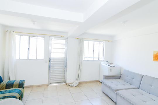 Sala de casa à venda com 3 quartos, 250m² em Jardim Santa Barbara, Guarulhos