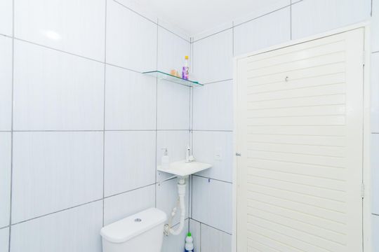 Banheiro de casa à venda com 3 quartos, 250m² em Jardim Santa Barbara, Guarulhos