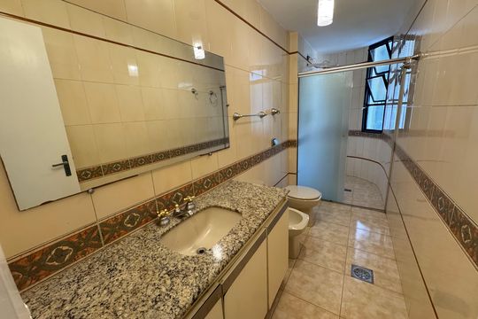 Apartamento para alugar com 4 quartos, 210m² em Santo Antônio, Belo Horizonte