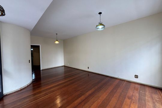 Apartamento para alugar com 4 quartos, 210m² em Santo Antônio, Belo Horizonte