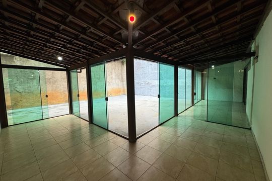 Apartamento para alugar com 4 quartos, 210m² em Santo Antônio, Belo Horizonte