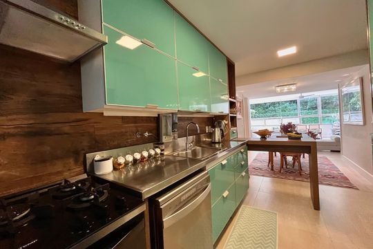 Cozinha de apartamento à venda com 3 quartos, 144m² em Copacabana, Rio de Janeiro