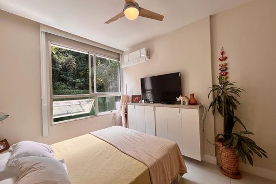 Suite  de apartamento à venda com 3 quartos, 144m² em Copacabana, Rio de Janeiro