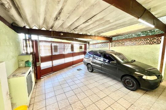 Garagem de casa à venda com 3 quartos, 350m² em Imirim, São Paulo