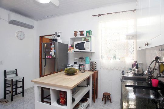 Cozinha de casa à venda com 2 quartos, 98m² em Santana, Porto Alegre