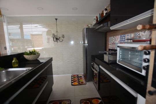 Cozinha de apartamento à venda com 4 quartos, 300m² em Vila Valqueire, Rio de Janeiro