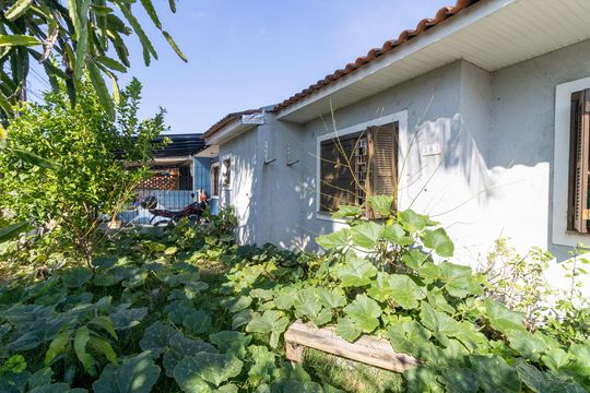 Jardim de casa à venda com 3 quartos, 145m² em Campo Novo, Porto Alegre