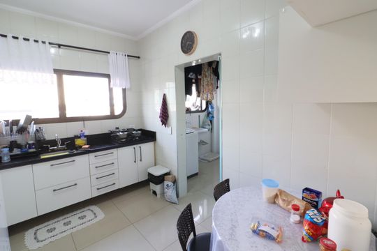 Cozinha de apartamento à venda com 4 quartos, 126m² em Vila Yara, Osasco