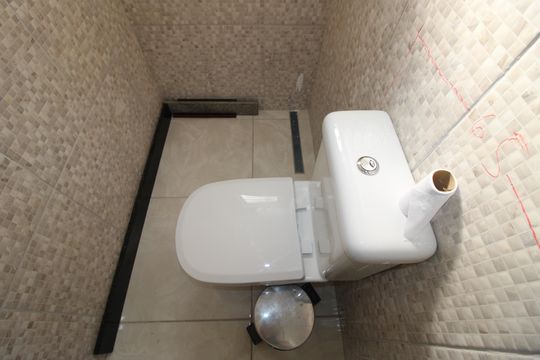 Banheiro de apartamento para alugar com 2 quartos, 48m² em Conjunto Habitacional Santa Etelvina Iii, São Paulo