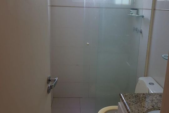 Banheiro de apartamento para alugar com 2 quartos, 84m² em Camboinhas, Niterói