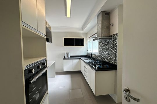 Cozinha de apartamento para alugar com 3 quartos, 144m² em Santana de Parnaíba, Santana de Parnaíba