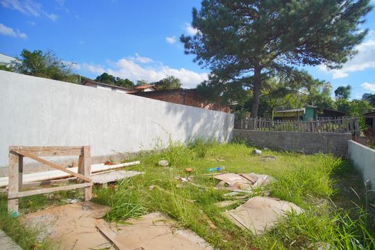 Quintal de casa à venda com 2 quartos, 48m² em São Borja, São Leopoldo
