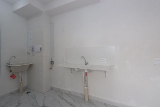 Cozinha de apartamento para alugar com 2 quartos, 32m² em Parque São Lourenço, São Paulo
