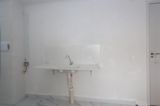 Cozinha de apartamento para alugar com 2 quartos, 32m² em Parque São Lourenço, São Paulo