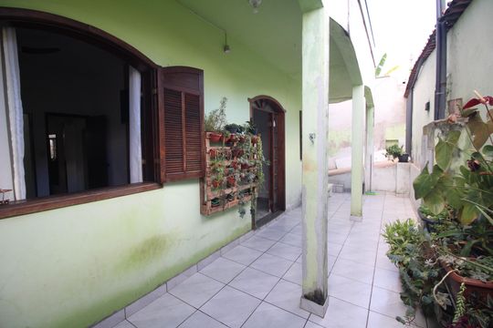 Quintal de casa à venda com 3 quartos, 110m² em Milionários, Belo Horizonte